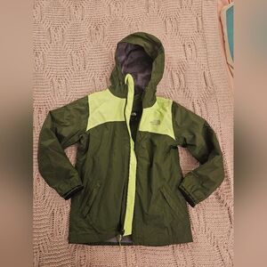 The North Face Kids Two-Tone Green Raincoat Size 7/8 Like New